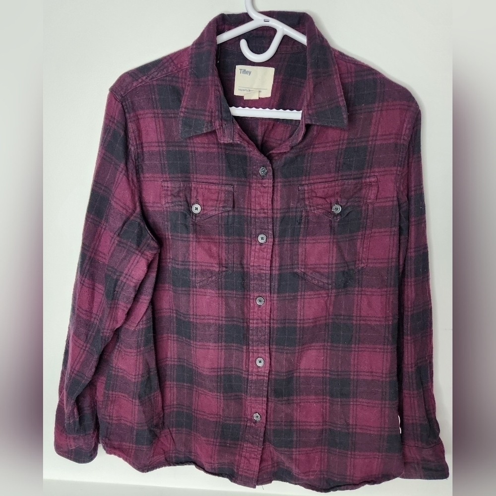 Tilley Burgundy and Black long sleeve button up shirt Size XLarge